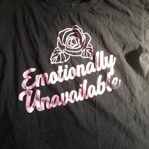 Emotionally unavailable cropped tee